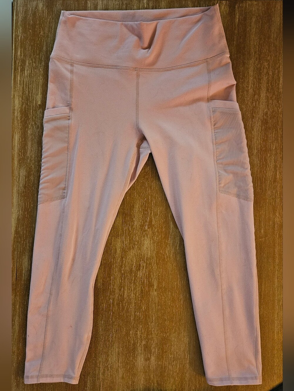 Fabletics Blush Pink Women's High-Rise Cropped Leggings with Side Pockets Capri